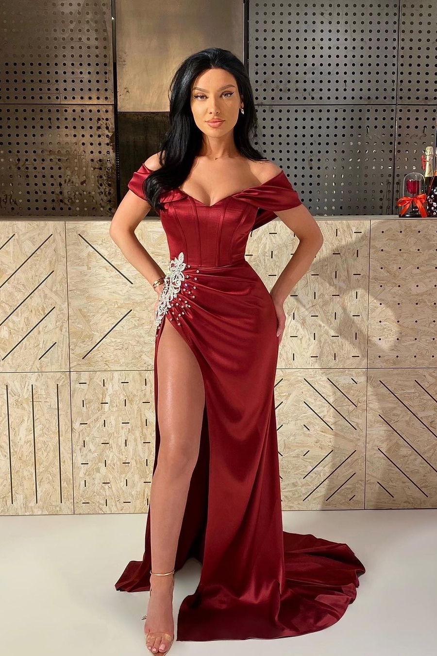 Chic Red Long Off-the-shoulder Sleeveless Prom Dresses Long Slit Online | Ovlias