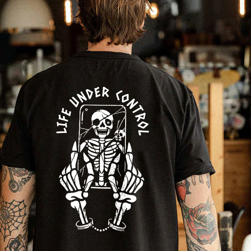 LIFE UNDER CONTROL Poor Skulls Black Print T-shirt