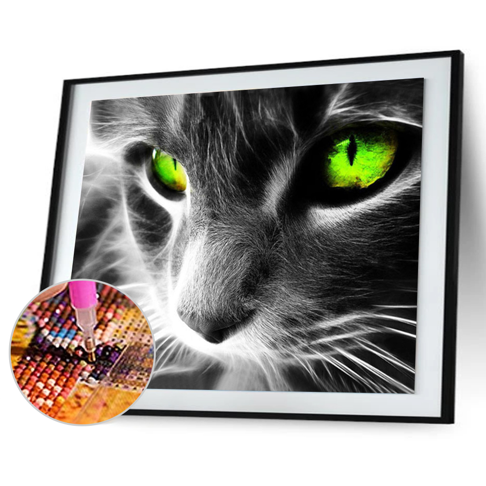 

Green Eye Cat - Special Shaped Diamond Painting - 40*30CM, 501 Original