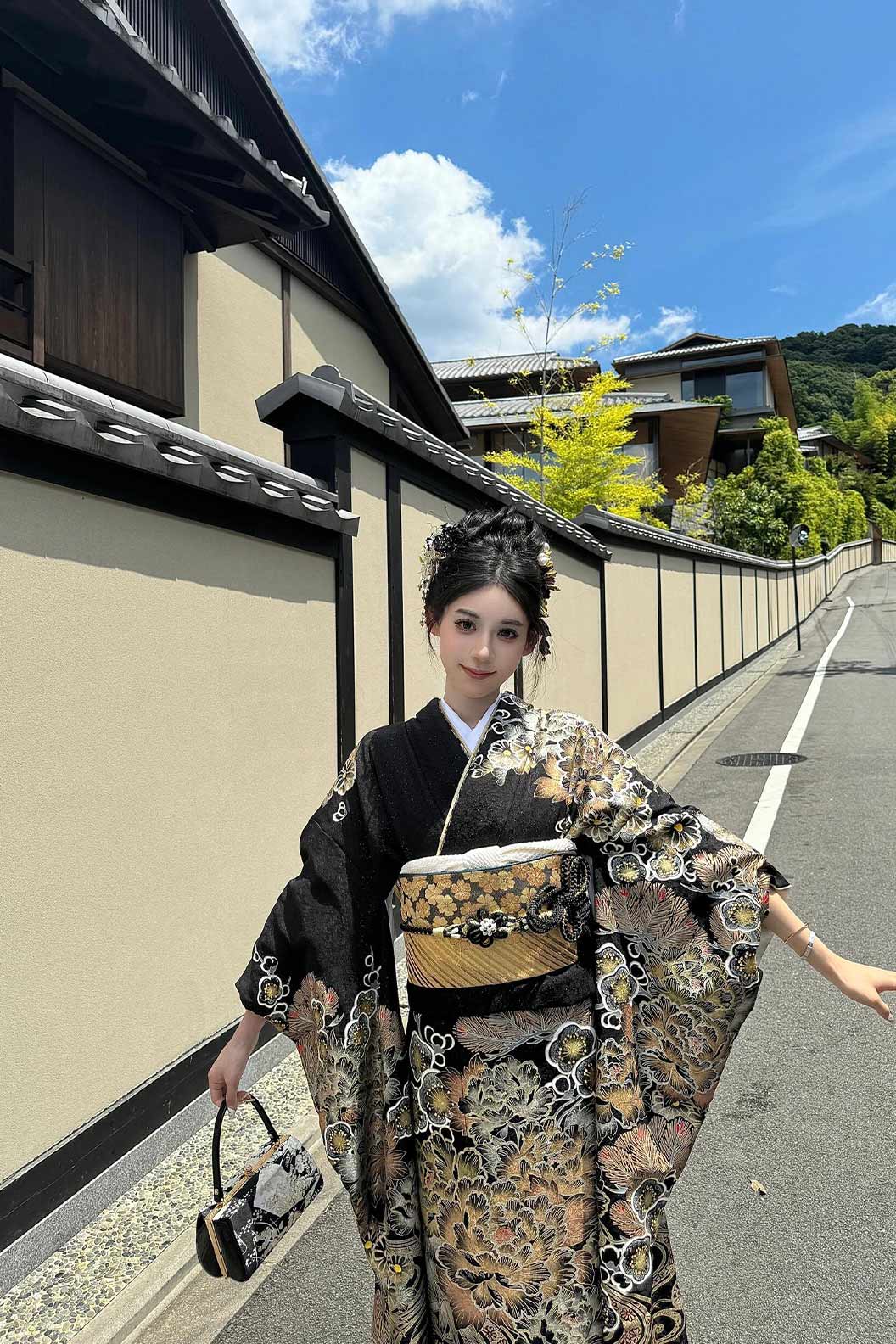 Yukata Kimono Black and Gold Robe with Divine Girl and Mafia Heiress Style - ぎおんまつり Stupa Stones