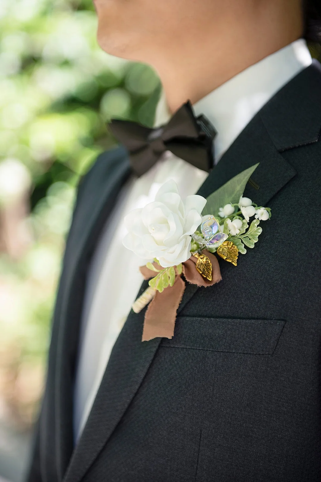 Boutonnieres in Dusty Rose & White