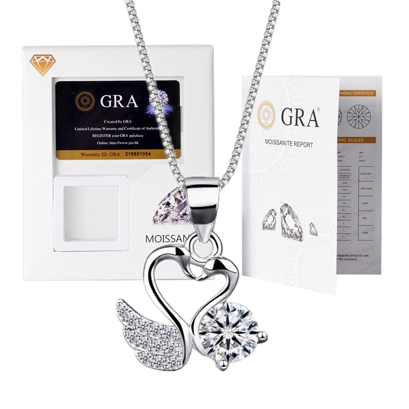 925 Sterling Silver Moissanite Plating Inlay Heart Shape Crown Pendant Necklace