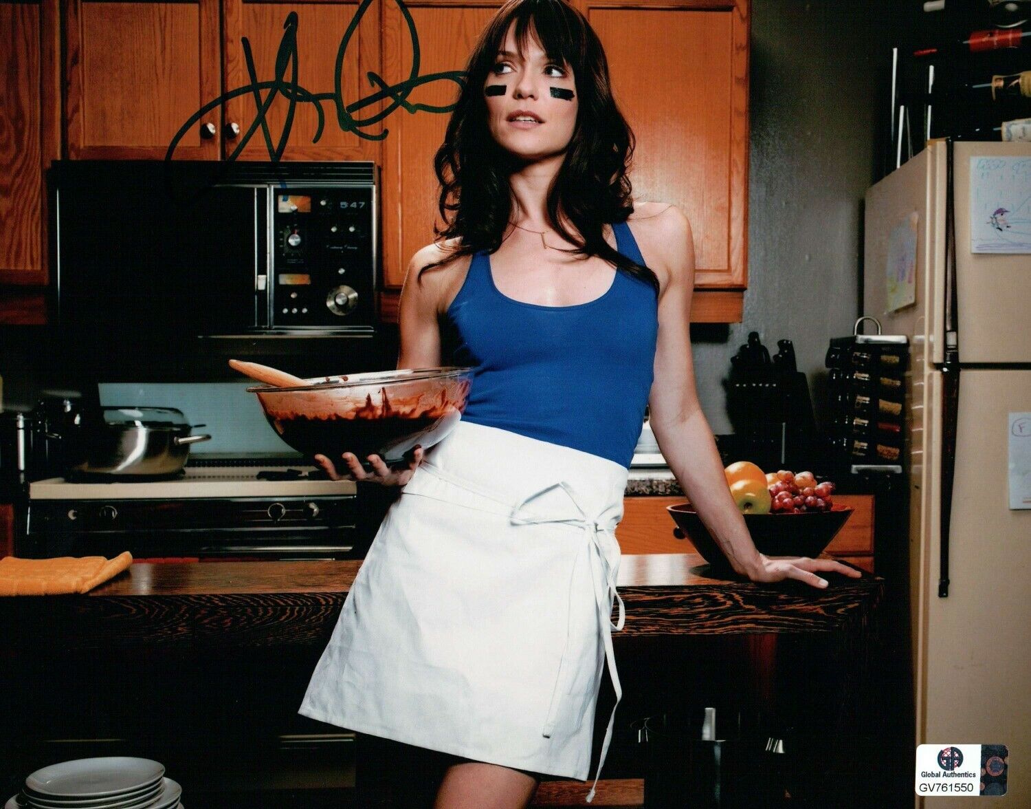 Katie Aselton Autographed 8X10 Photo Poster painting The League In Kitchen Eye Black GV761550