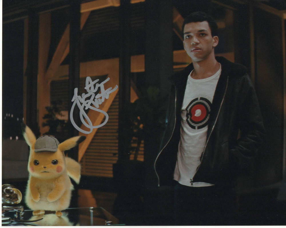 JUSTICE SMITH - SIGNED AUTOGRAPH 8X10 Photo Poster painting - DETECTIVE PIKACHU, TIM GOODMAN