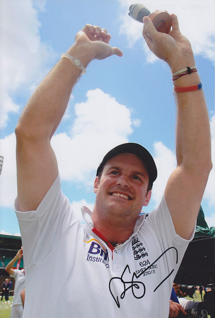 Andrew Strauss England Cricket Signed Photo Poster painting 12x8.