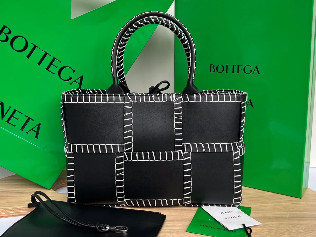 Bottega Veneta Arco Tote in Black.