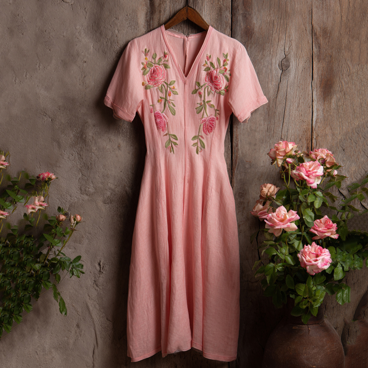 Retro Rose Embroidery Pattern Short Sleeve Maxi Dress elevenforest