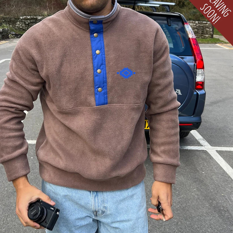 Stylish Fleece Pullover with Embroidered Design for Outdoor Adventures