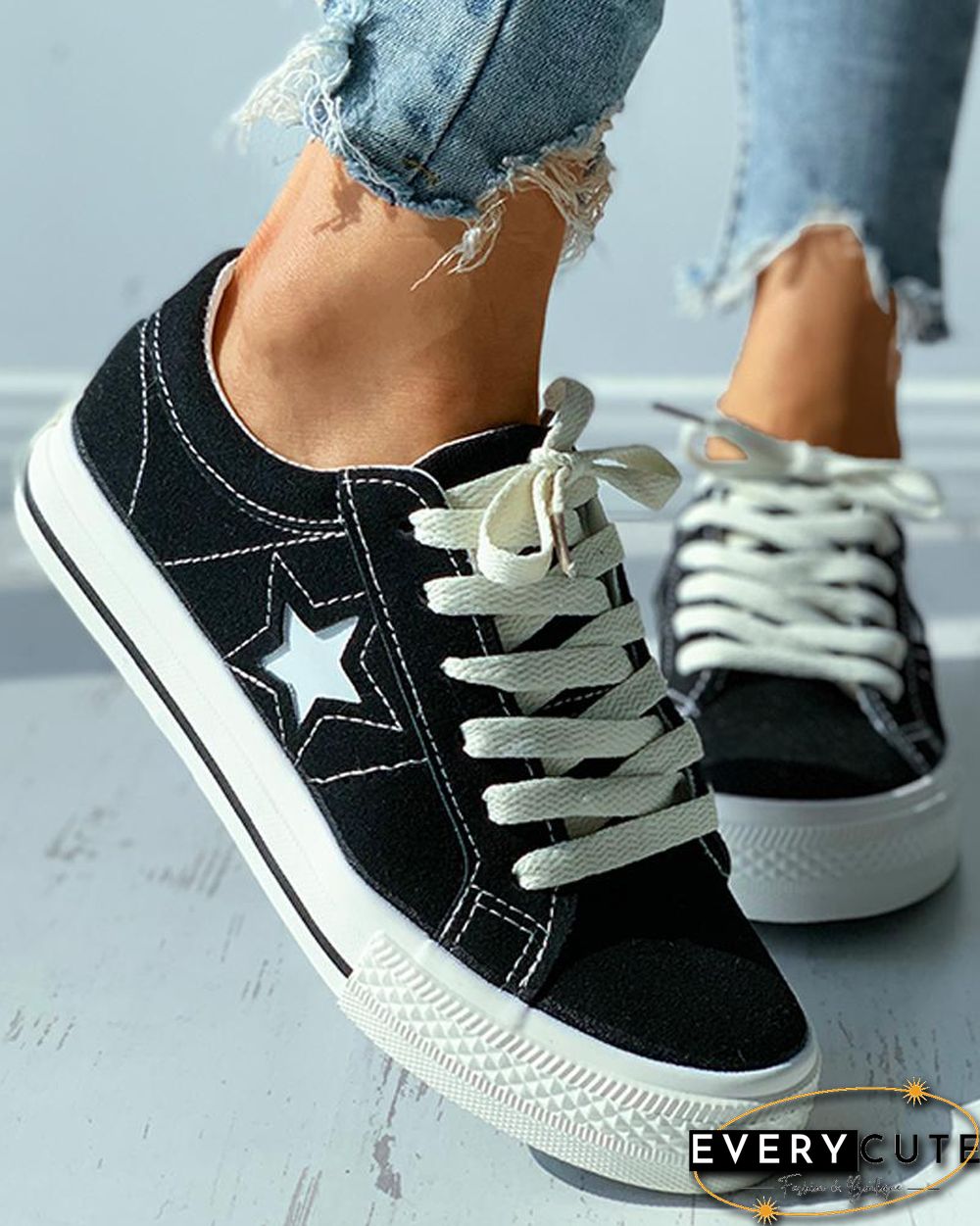 Star Pattern Cutout Lace-up Suede Shoes