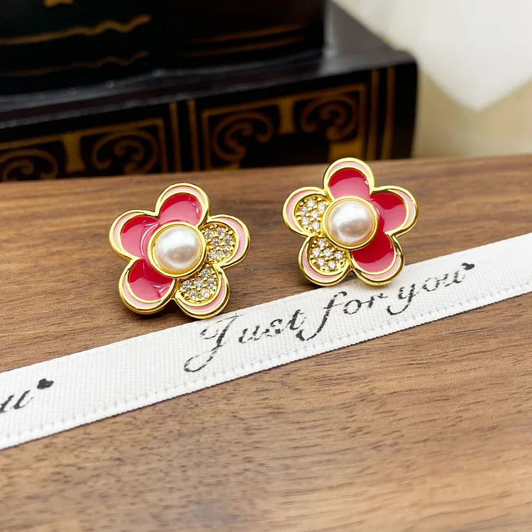 Sweet petal contrasting glaze pearl earrings