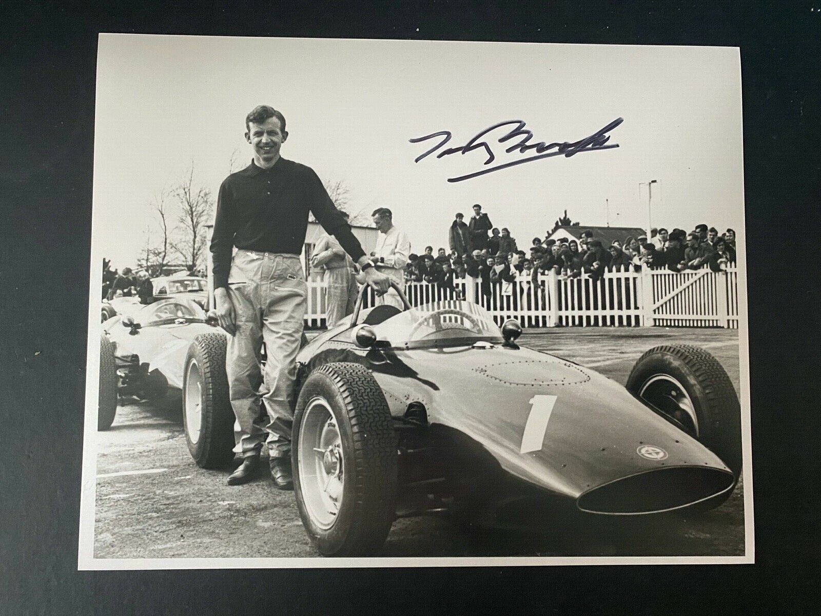 TONY BROOKS - BRITISH F1 RACING DRIVER - EXCELLENT SIGNED ACTION Photo Poster paintingGRAPH