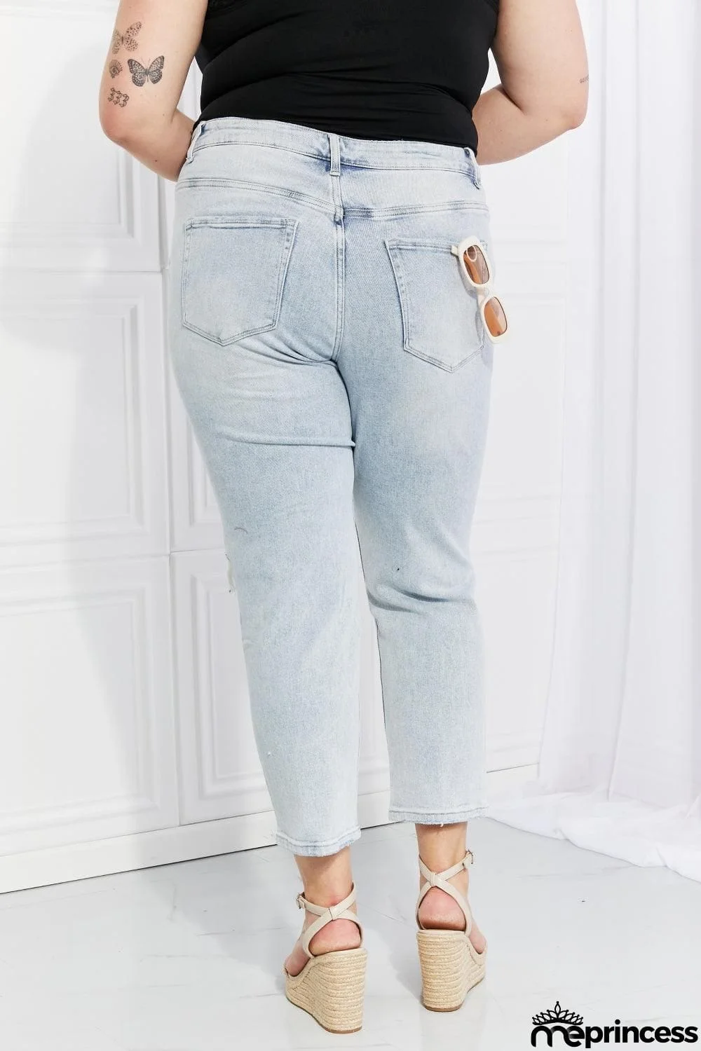 VERVET Stand Out Full Size Distressed Cropped Jeans