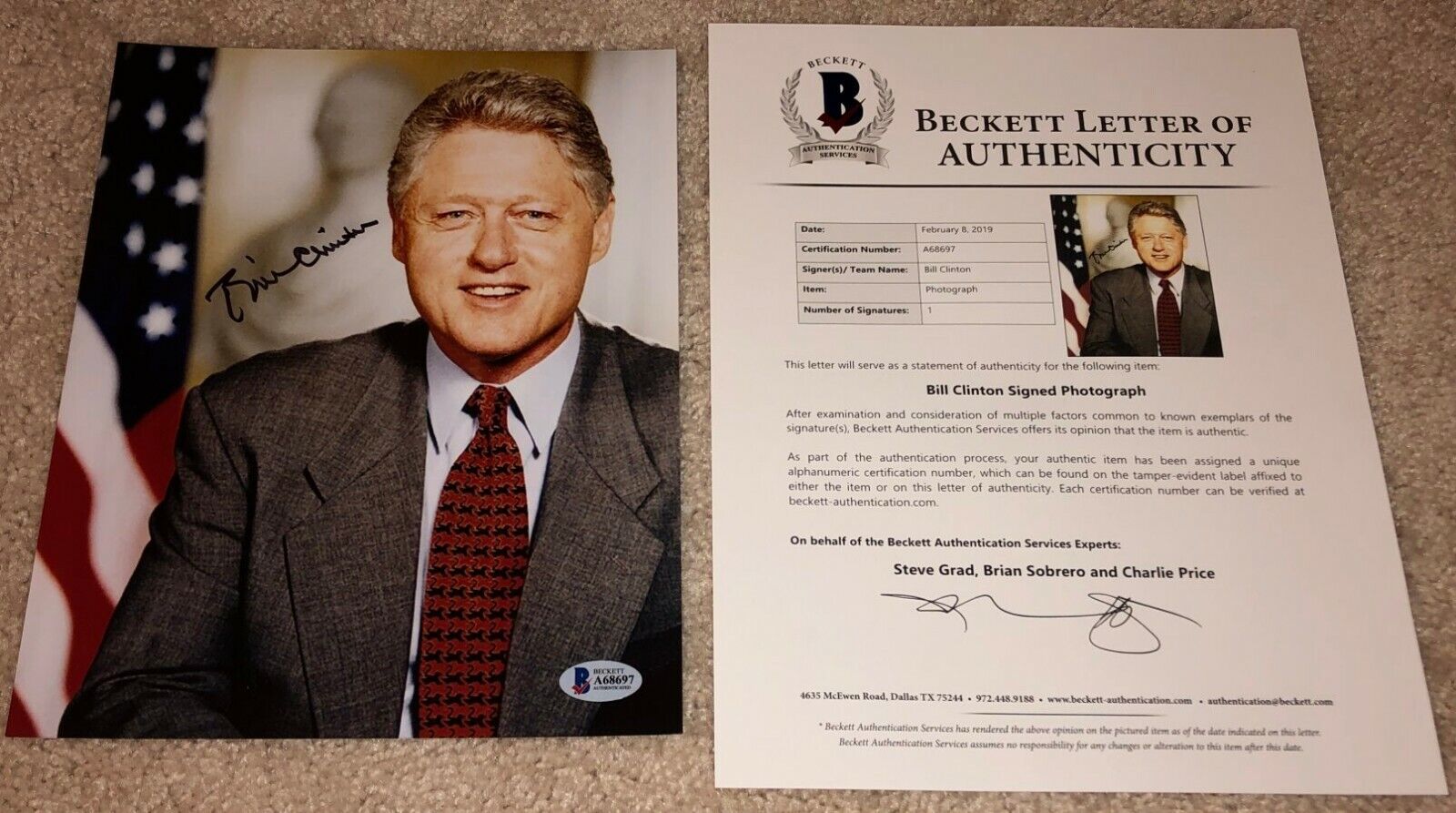 PRESIDENT BILL CLINTON HAND SIGNED ORIGINAL AUTOGRAPH 8x10 Photo Poster painting BECKETT BAS COA