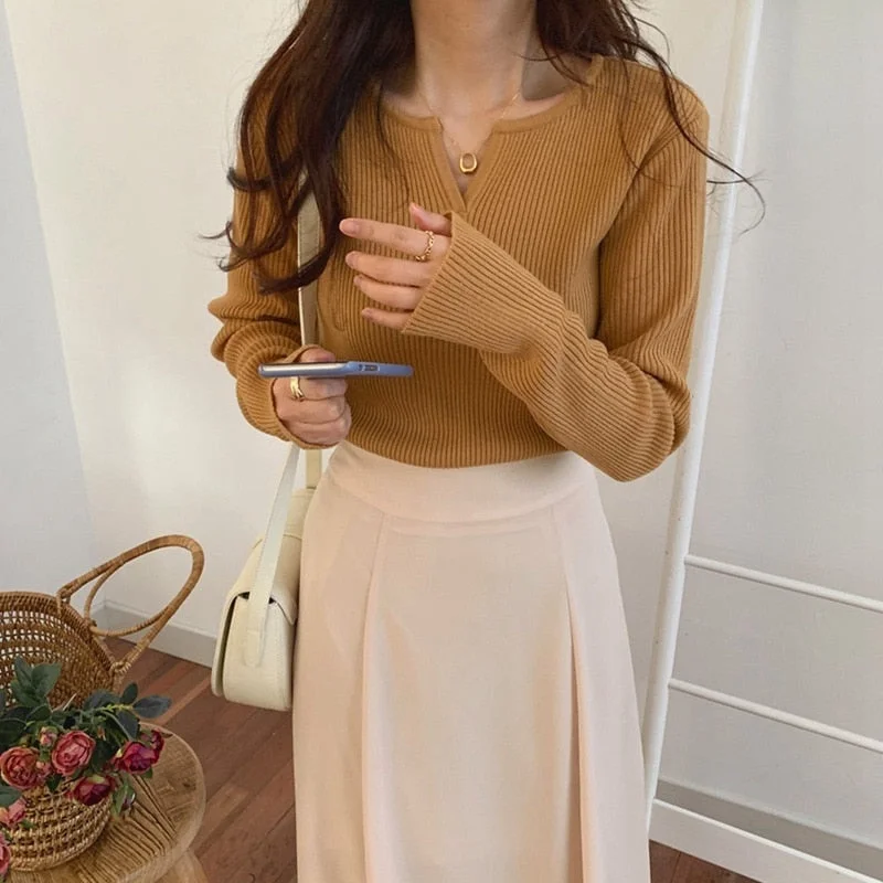 Autumn style Korean style all-match small V-neck sweater Slim slimming long-sleeved stretch bottoming sweater women 16762