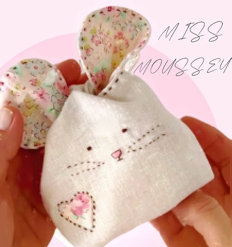 Miss Mousey Bag Sewing Template & Tutorial