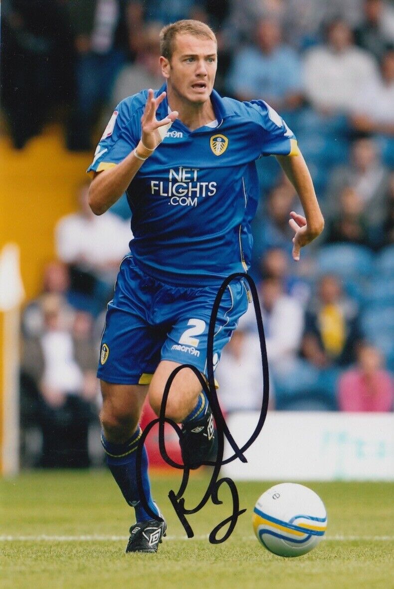 LEEDS UNITED HAND SIGNED PAUL CONNOLLY 6X4 Photo Poster painting 1.