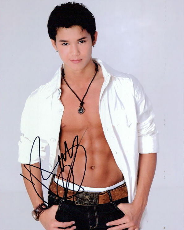 Booboo Stewart signed 8x10 Photo Poster painting In-person