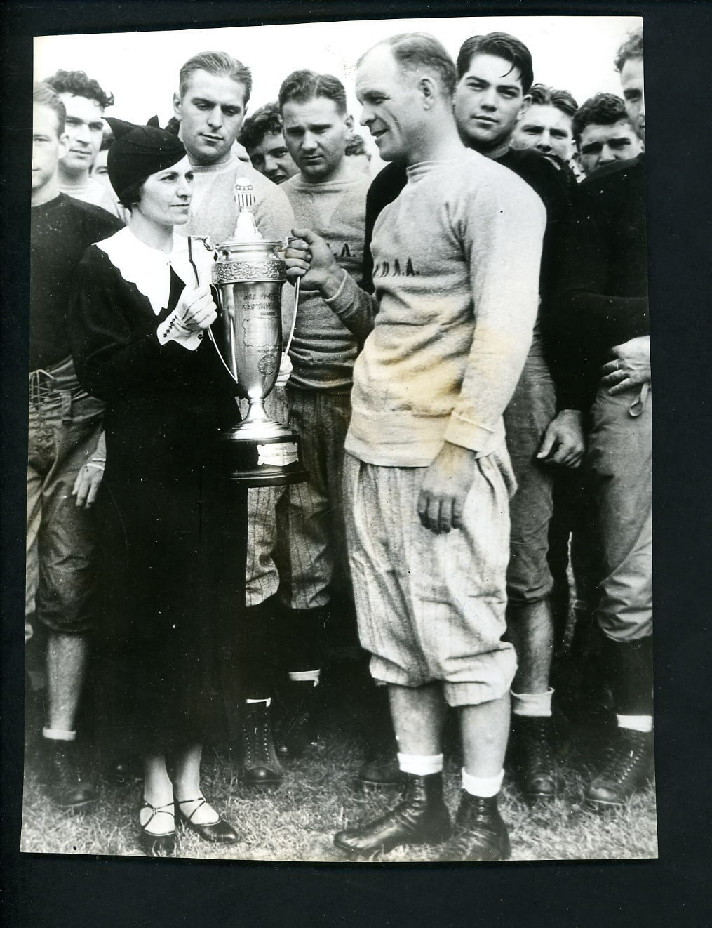 Mrs. Knute Rockne & Notre Dame Coach Hunk Anderson 1933 Press Photo Poster painting