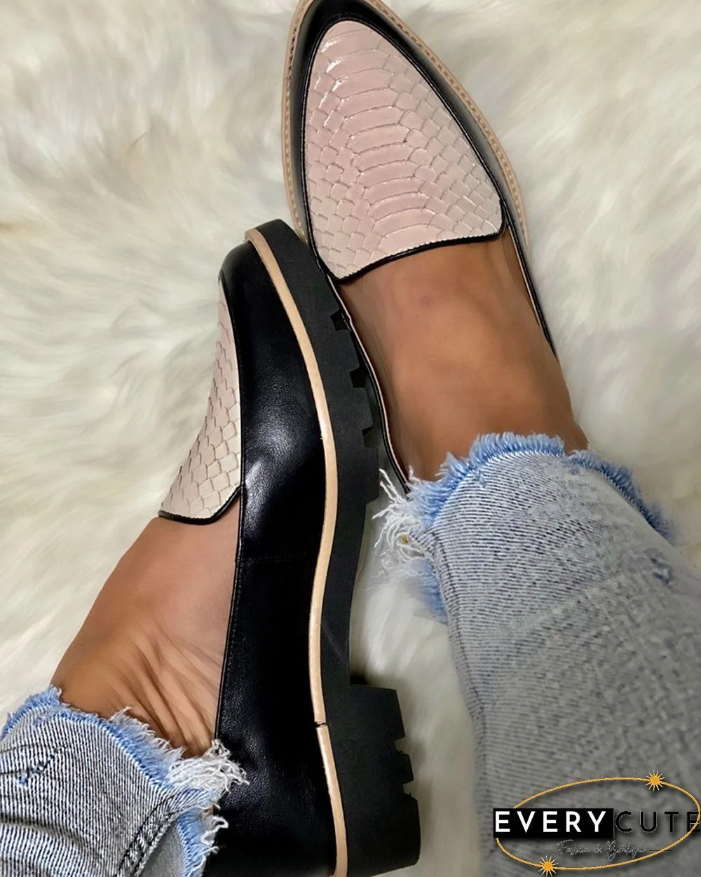 Colorblock Pointed-toe Platform PU Loafers