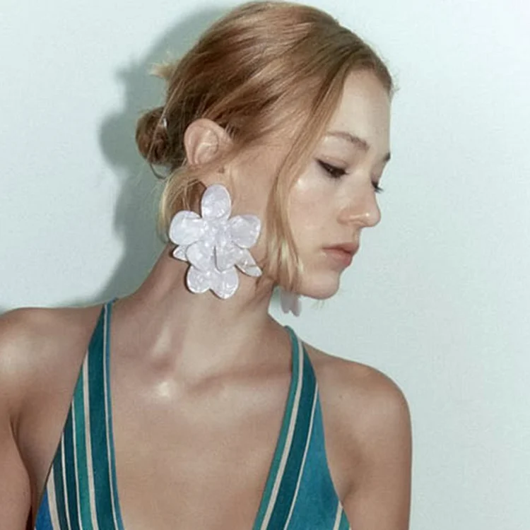 Elegant Irregular Stereo Flower Earrings