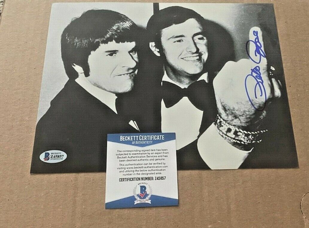 PETE ROSE SIGNED 8X10 FINGER Photo Poster painting BECKETT CERTIFIED CINCINNATI REDS