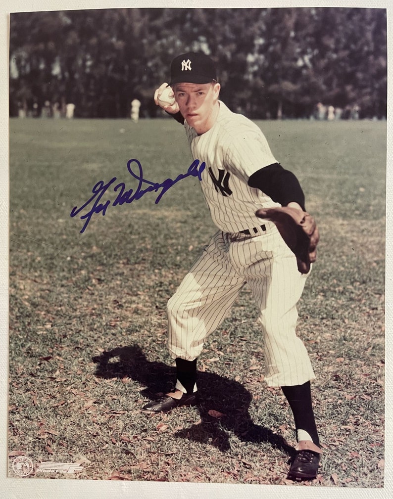 Gil McDougald (d. 2010) Signed Autographed Glossy 8x10 Photo Poster painting New York Yankees - COA Matching Holograms