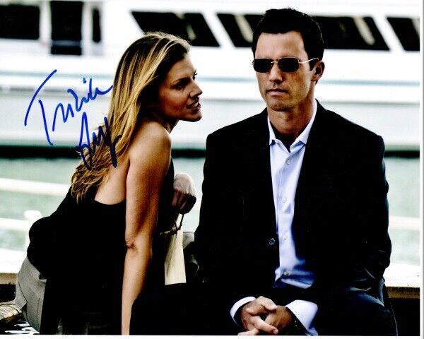 Tricia Helfer Signed - Autographed Burn Notice 8x10 inch Photo Poster painting - LUCIFER actress