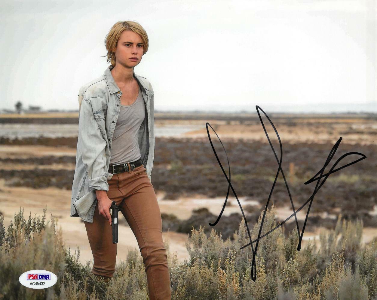 Lucy Fry Signed Authentic Autographed 8x10 Photo Poster painting PSA/DNA #AC45432