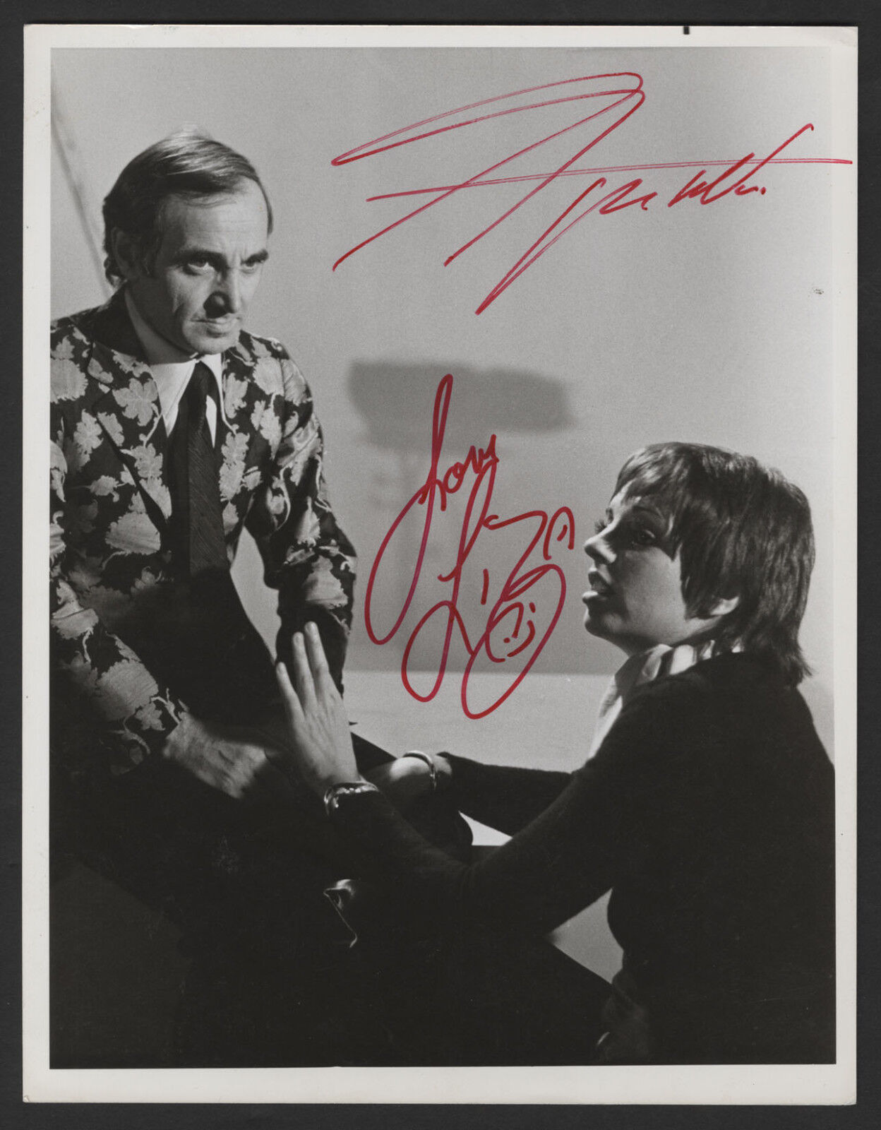 LIZA MINNELLI / CHARLES AZNAVOUR Signed Photo Poster paintinggraph - Singers / Actors - Preprint