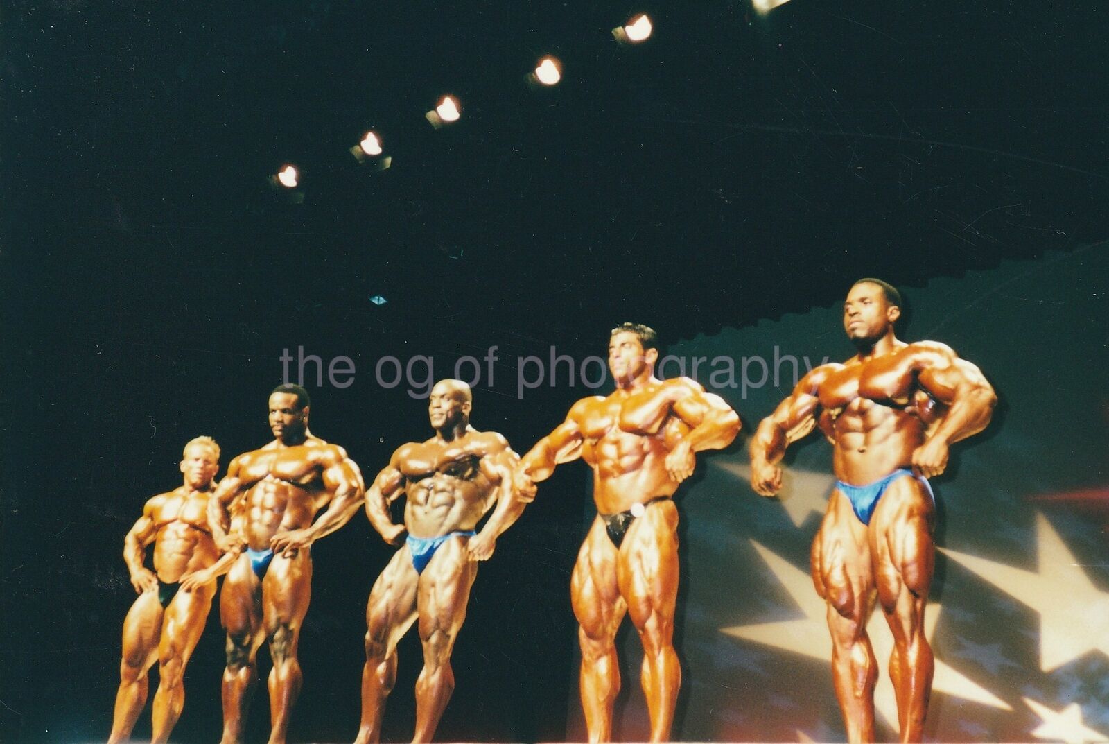 MUSCLE MEN Found Photo Poster painting Photo Poster paintingGRAPHER GENE MOZEE Bodybuilding BODYBUILDERS 92 3 J