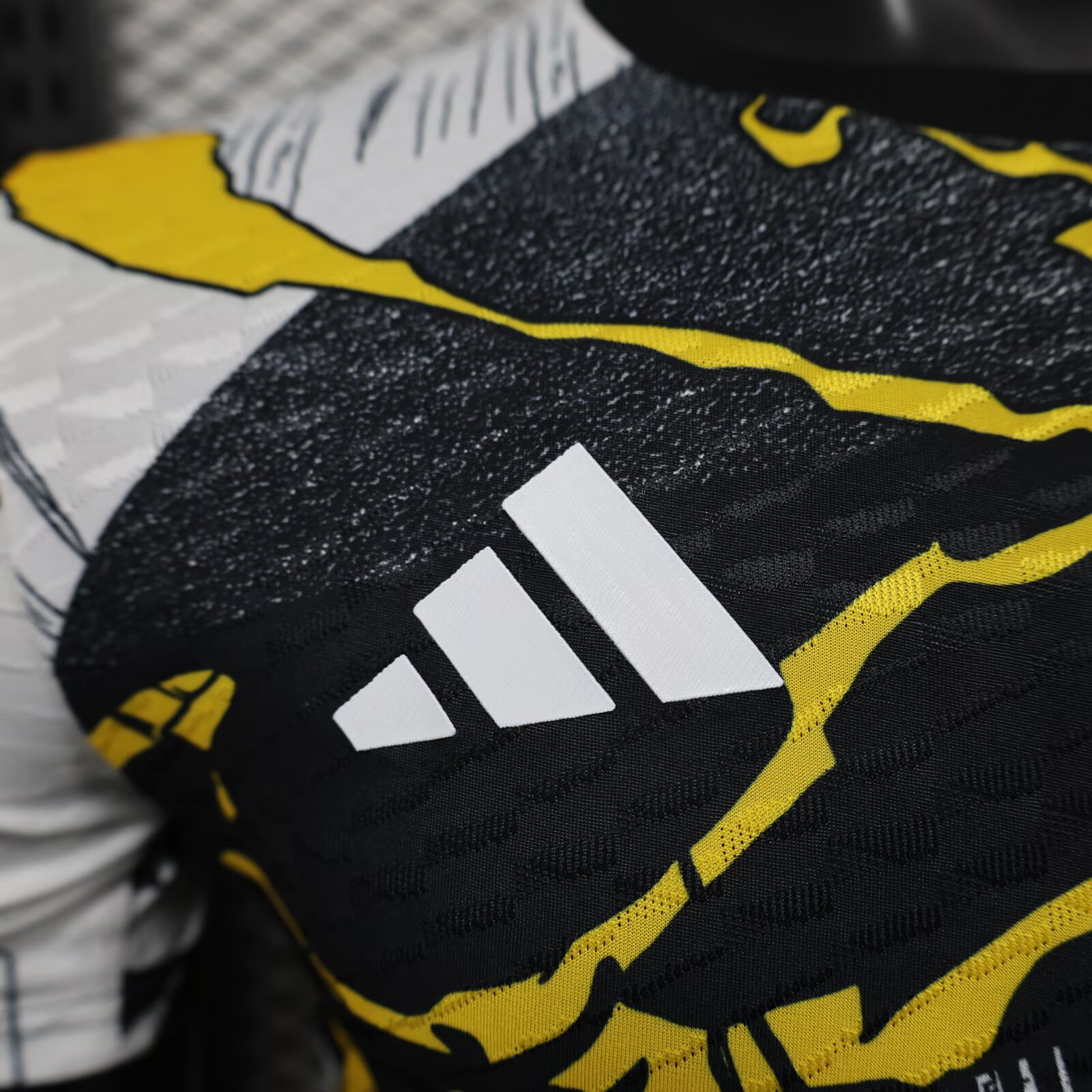 25/26 Real Madrid Special Edition Player Version Men's Football T-Shirt