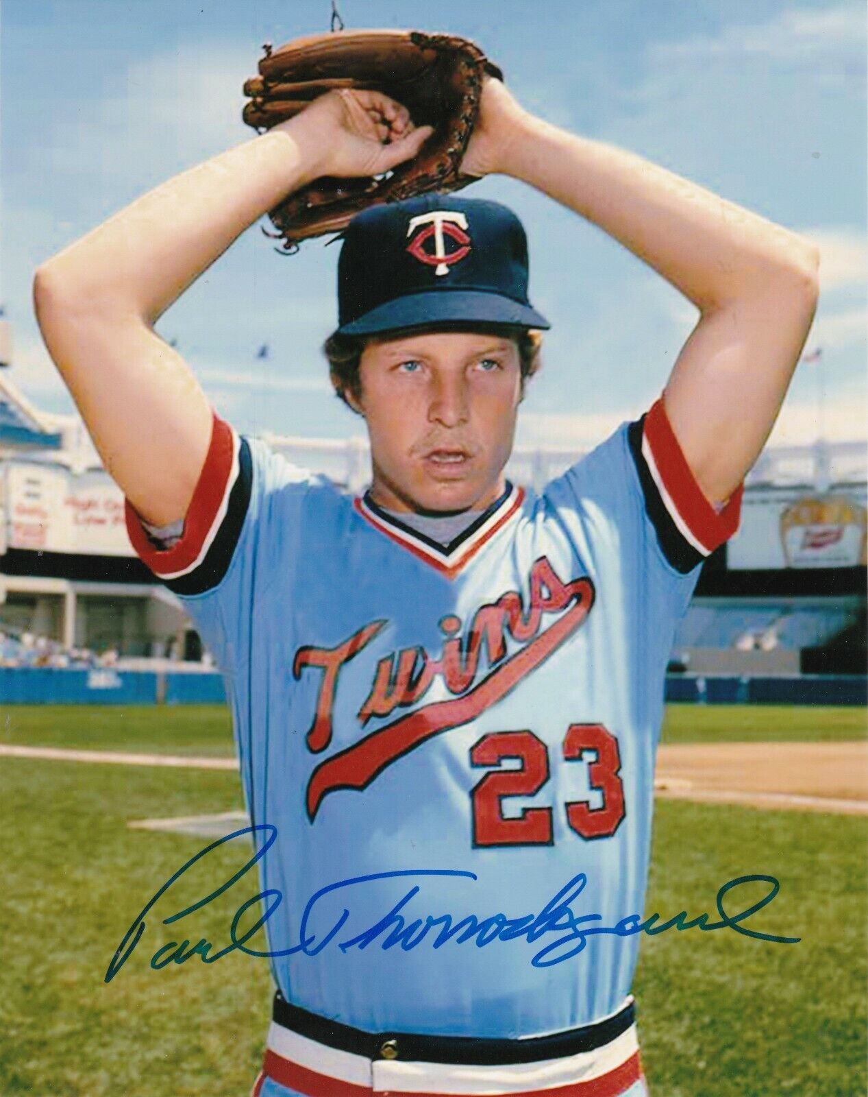 PAUL THORMODSGARD MINNESOTA TWINS ACTION SIGNED 8x10