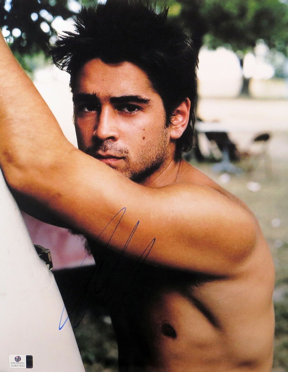 Colin Farrell Signed Autographed 11X14 Photo Poster painting Sexy Close-Up No Shirt GV837933