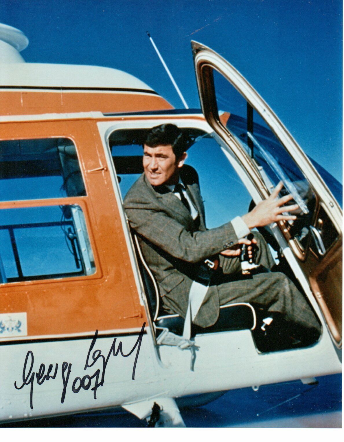 Hand Signed George Lazenby Photo Poster painting 10 x 8 Photo Poster painting OHMSS James Bond Autograph Coa