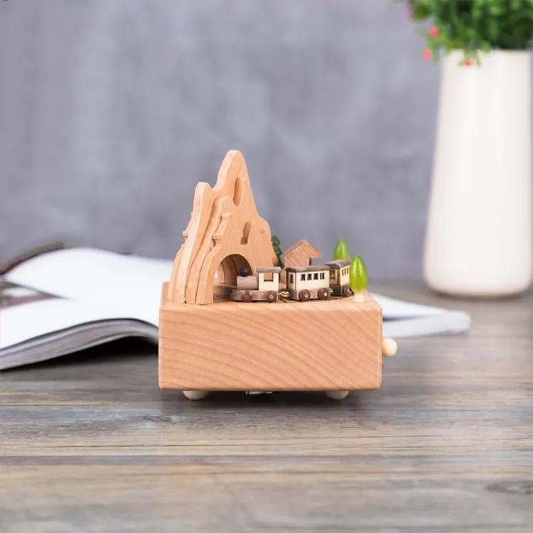 🎶 A Wooden Music Box &mdash; A Gift for Children or Friends 🎁
