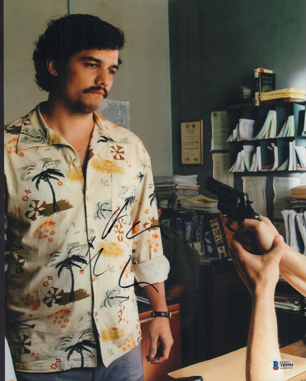 Wagner Moura Signed Narcos Pablo Escobar 11x14 Photo Poster painting w/Beckett COA T89994