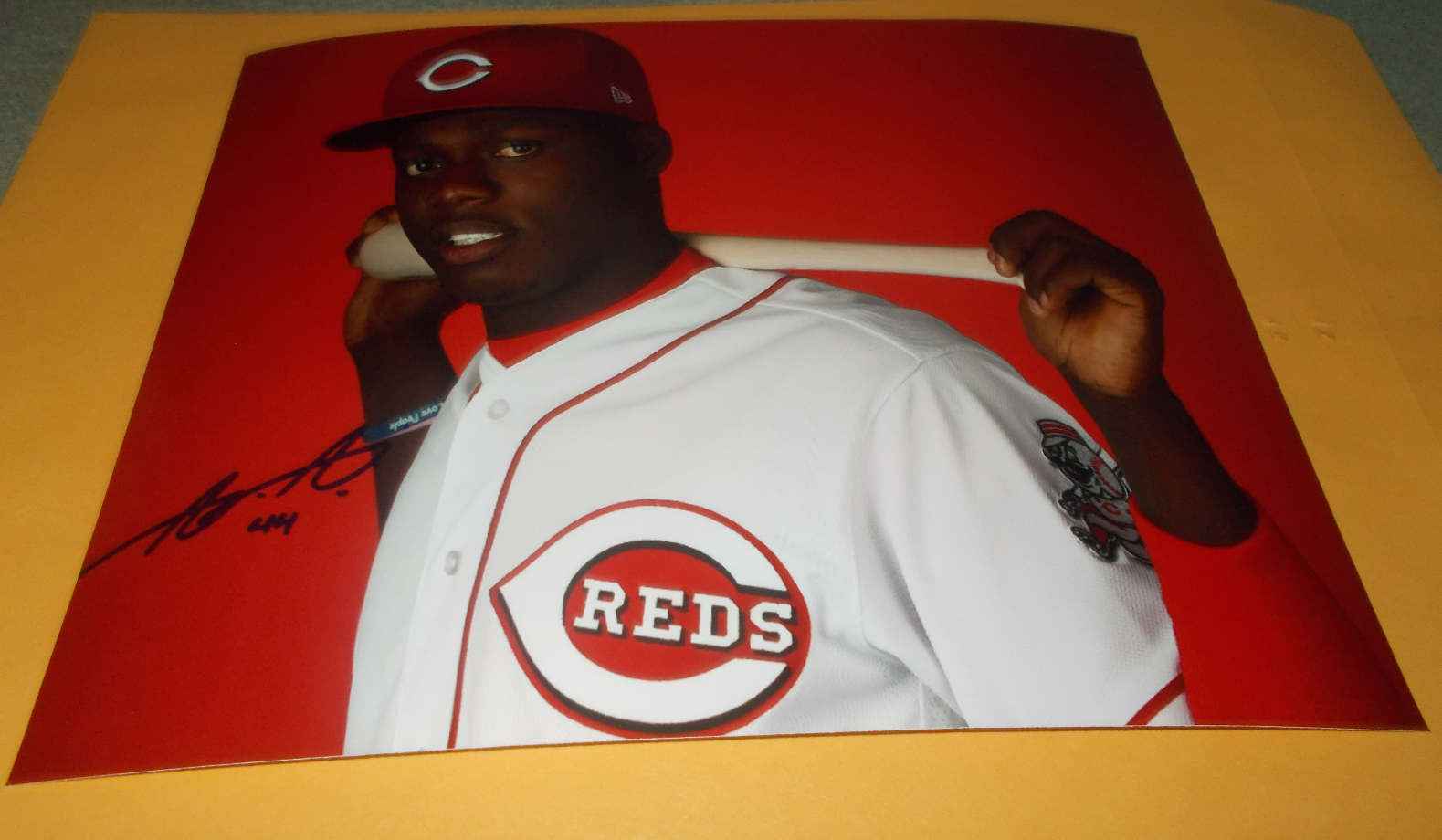 ARISTIDES AQUINO Cincinnati Reds SIGNED AUTOGRAPHED 8x10 Photo Poster painting COA Baseball MLB