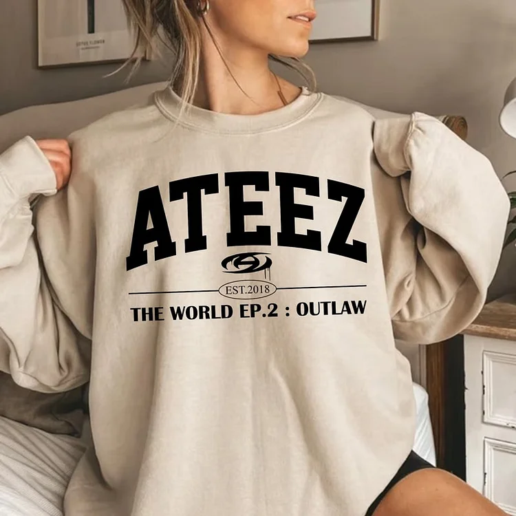 ATEEZ THE WORLD EP.2 : OUTLAW Classic Sweatshirt