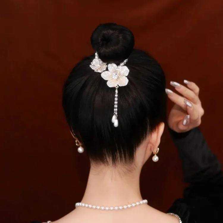 Camellia Fringe Claws & Hair Clips KERENTILA