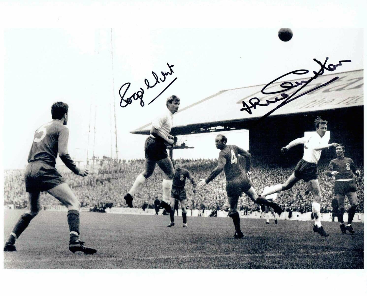 Roger HUNT & Jack CHARLTON England 1966 Winners Signed 10x8 Photo Poster painting AFTAL RD COA