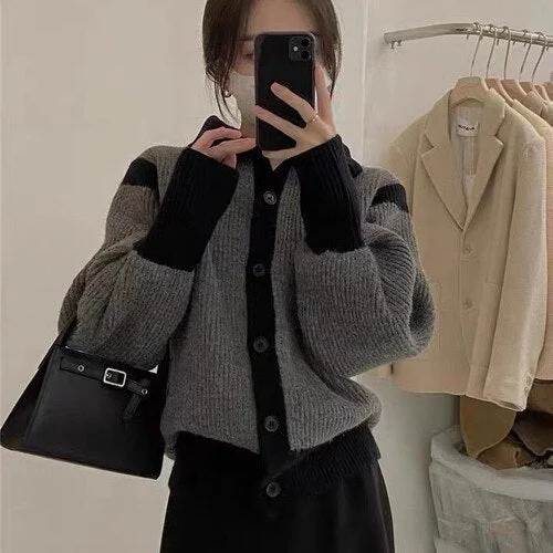 Toloer Contrast Turtleneck Buttoned Cardigan-Outfit Ideas