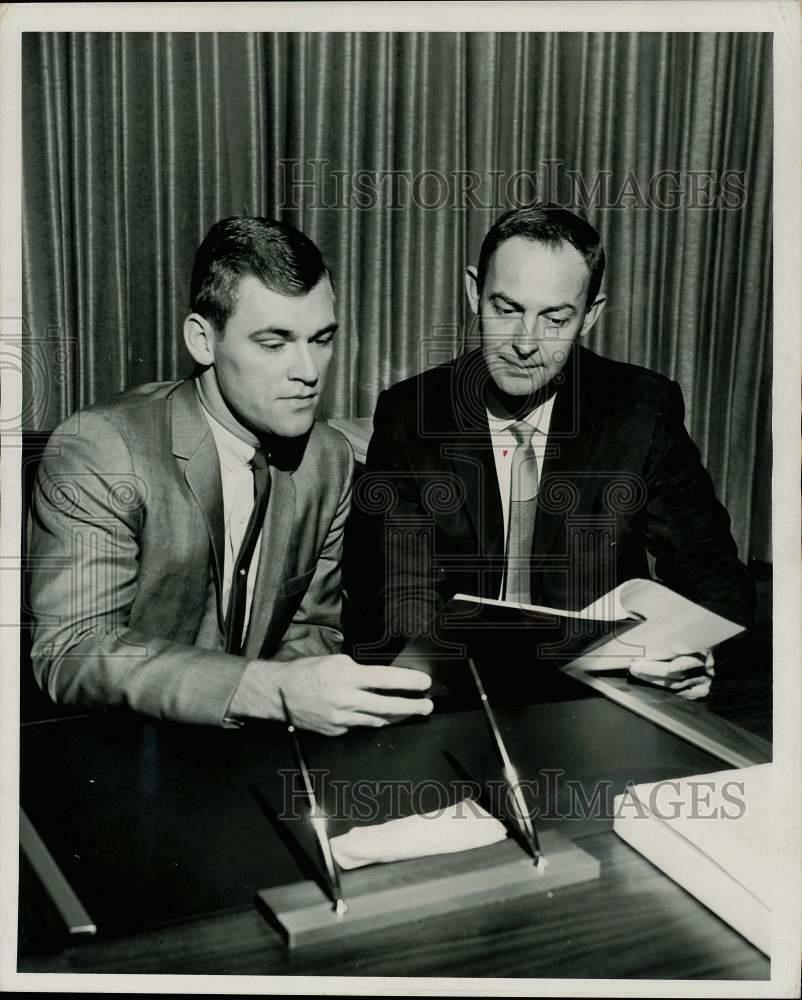 Press Photo Poster painting Detroit Tigers Baseball Pitcher Denny McLain with Edwin K. Schober