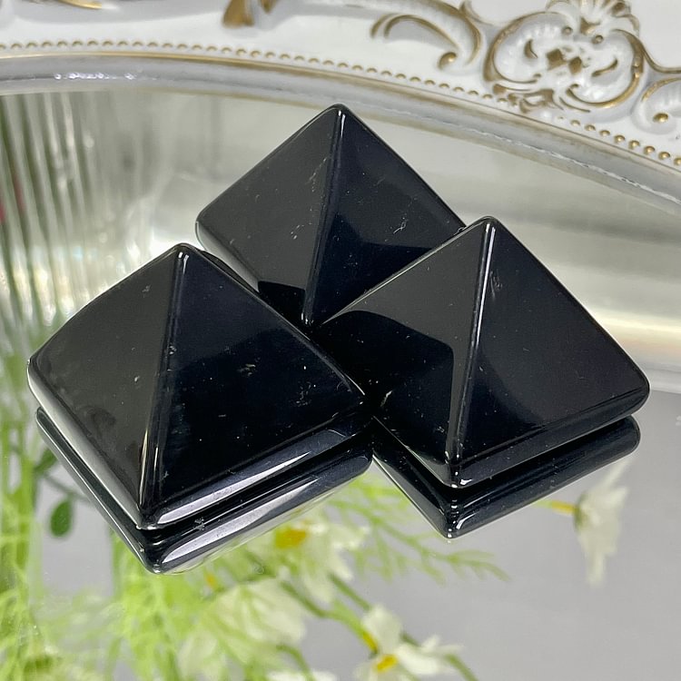 4cm Black Obsidian Pyramid 1pcs