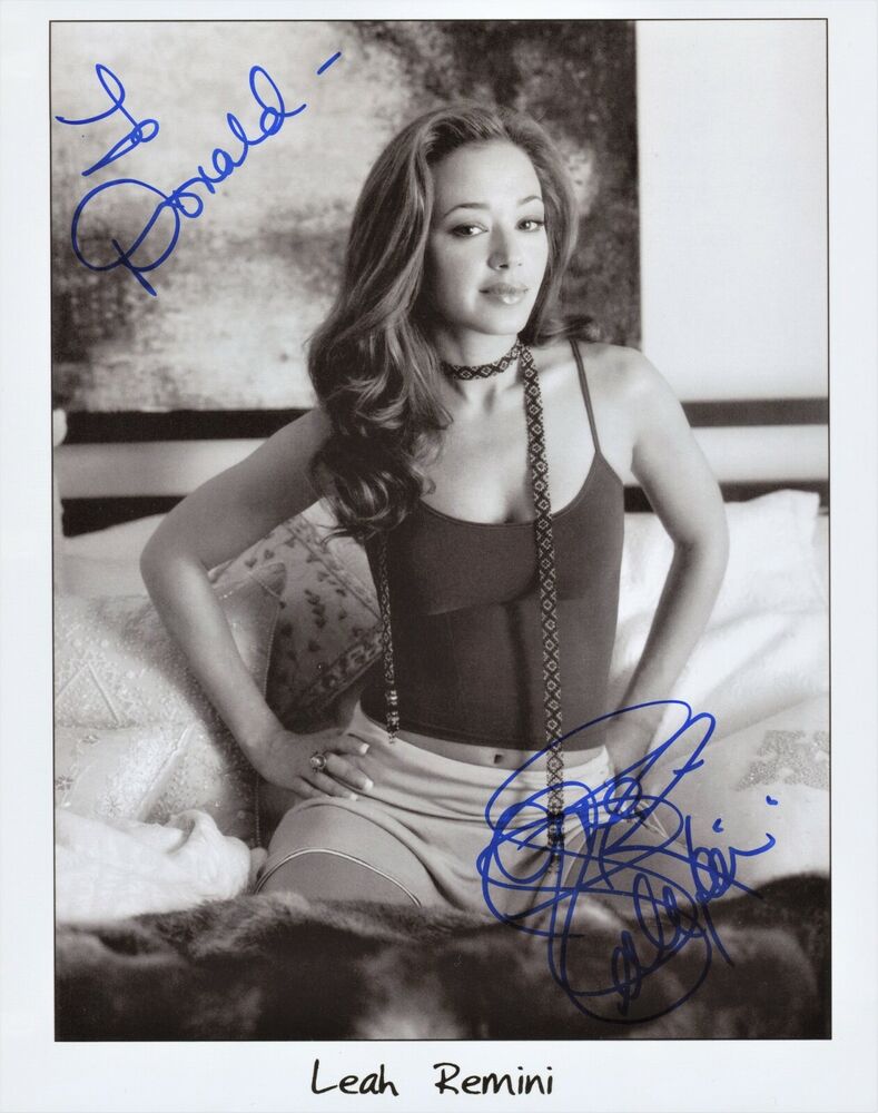 LEAH REMINI Signed Photo Poster painting