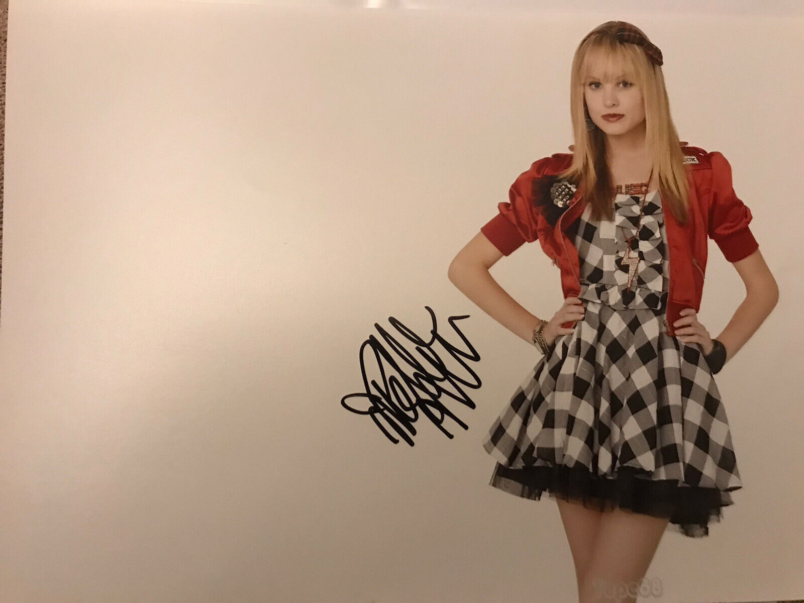 MEAGHAN MARTIN AUTOGRAPH HAND SIGNED 10 X8