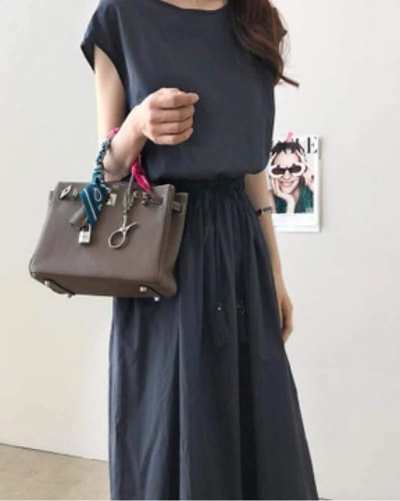Solid color sleeveless casual dress