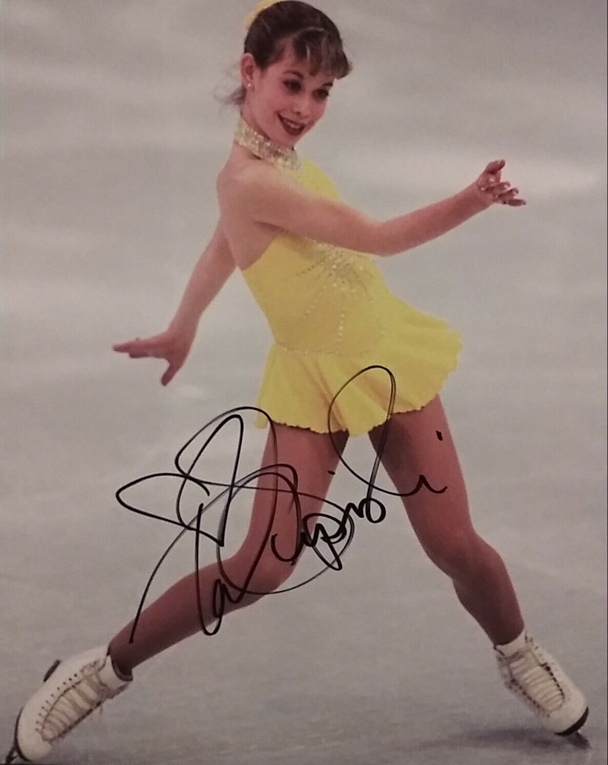 Tara Lipinski signed 8 x 10