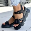 RYLKO&reg; 2025 Damskie czarne sk&oacute;rzane sandały na koturnie polskiej produkcji, stylowa platforma