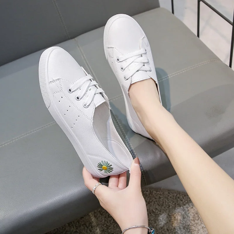 Casual Shoes Women Sneakers Fashion Embroidery Lightweight Lace Up Loafers Lady Classic White Walking Shoes School Student Flats