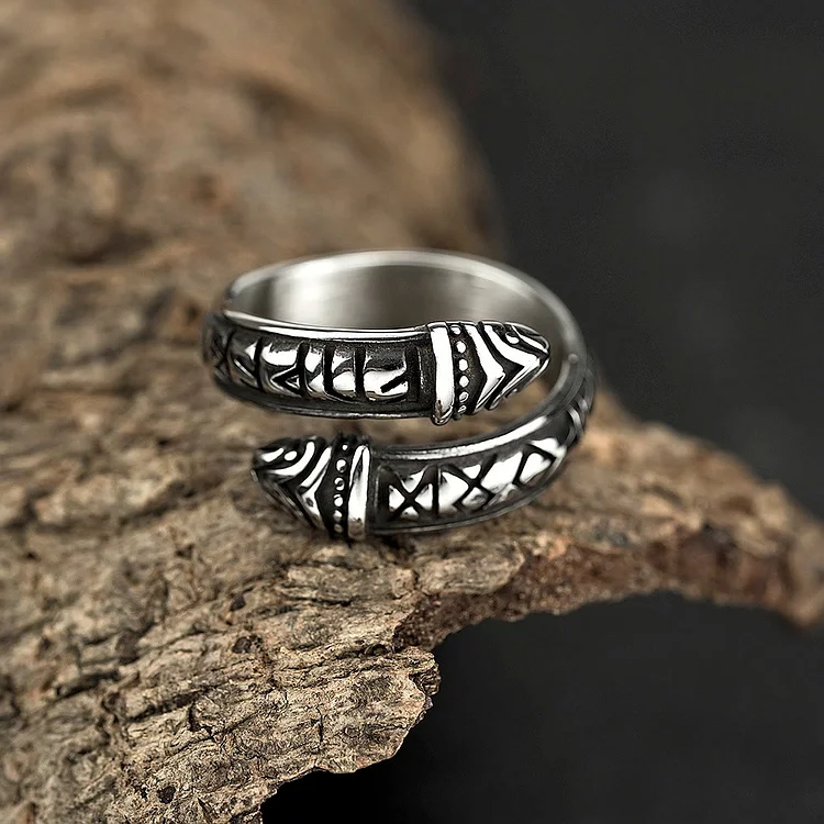 Coutureaura Double Dragon Head With Rune Ring